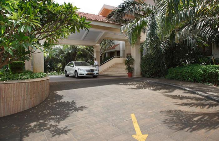 Palm Meadows Resort Bangalore Buitenkant foto